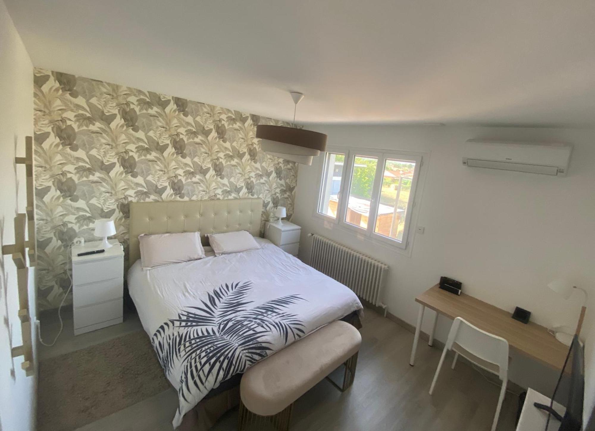 Chambre Dans Logement Partage Chez L Habitant Avec Piscine De 1 A 3 Chambres Grieges ห้อง รูปภาพ