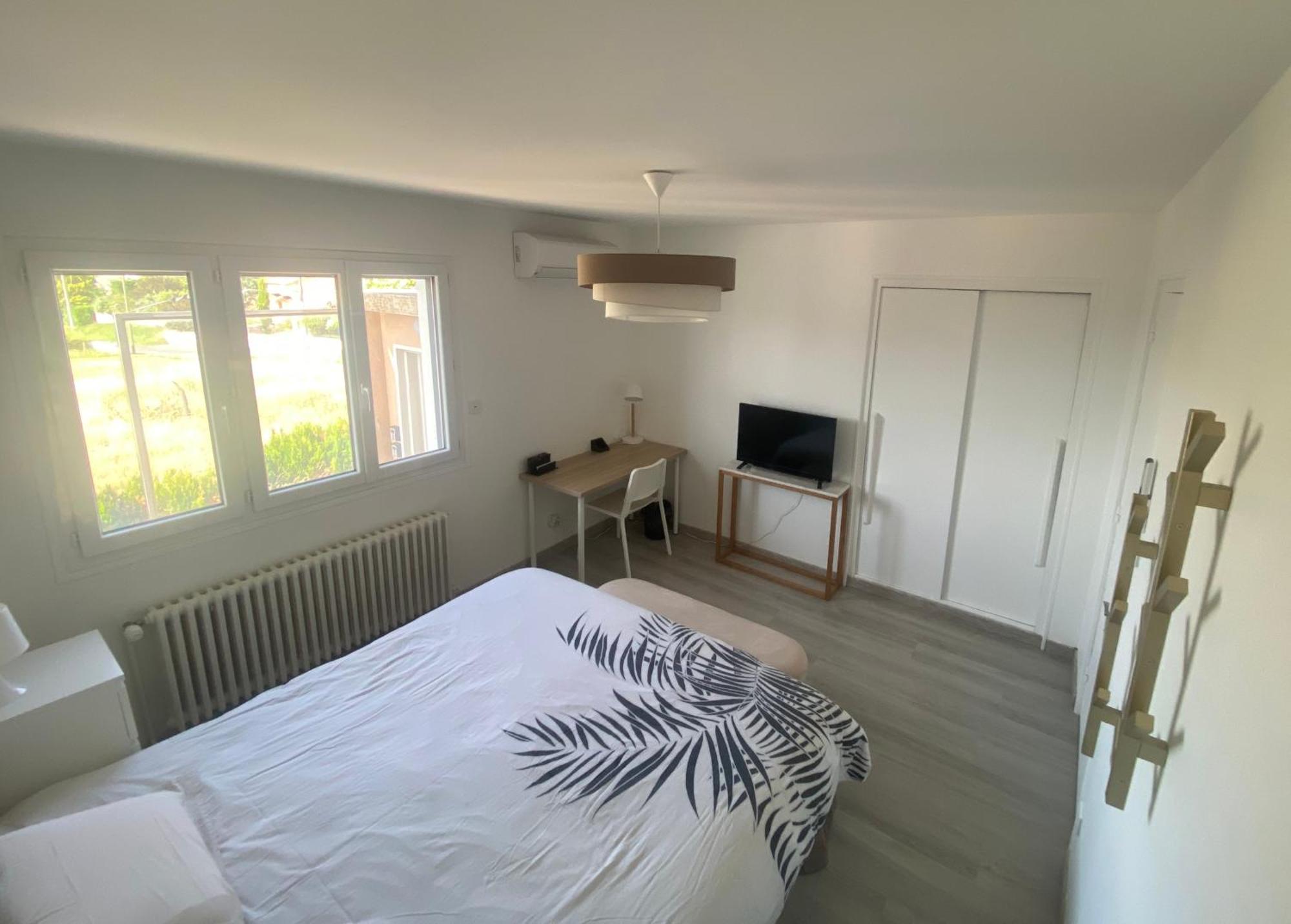 Chambre Dans Logement Partage Chez L Habitant Avec Piscine De 1 A 3 Chambres Grieges ห้อง รูปภาพ